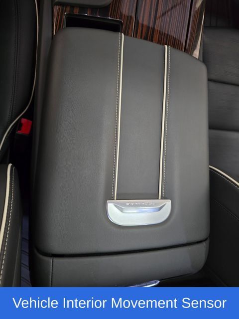 Used 2023 Cadillac Escalade Premium Luxury AWD/4WD image 27