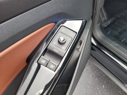 Used 2022 Volkswagen ID.4 Pro S image 17