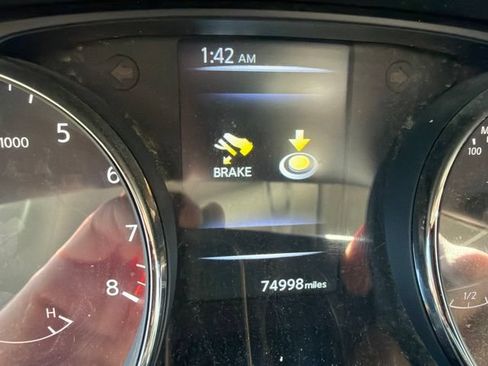 Used 2017 Nissan Rogue SV AWD/4WD image 5