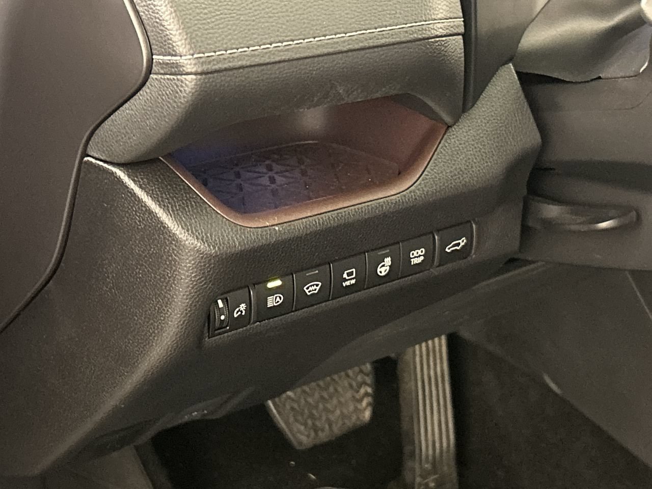 Used 2025 Toyota RAV4 Limited w/ Advanced Technology Package FWD image 14