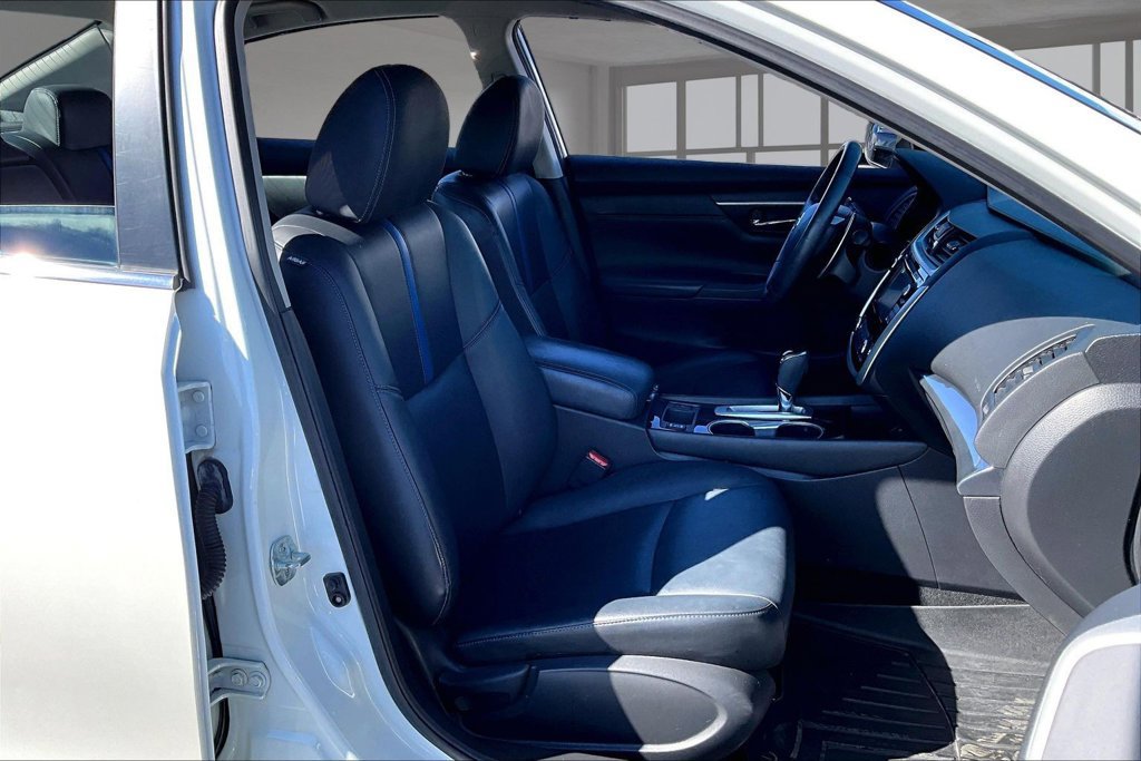 Used 2018 Nissan Altima 2.5 SR w/ SR Midnight Edition FWD image 7