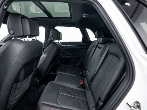 Certified 2025 Audi Q3 2.0T Premium Plus w/ Premium Plus Package image 17