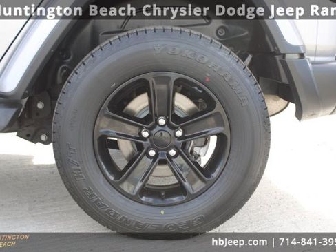 Used 2021 Jeep Wrangler Unlimited Sahara image 8