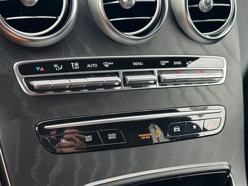 Certified 2022 Mercedes-Benz GLC 300 image 23