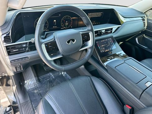 Used 2025 INFINITI QX80 Sensory image 9