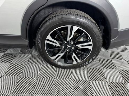 Used 2024 Mitsubishi Eclipse Cross SE image 33