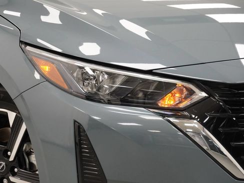 Used 2024 Nissan Sentra SV FWD image 33