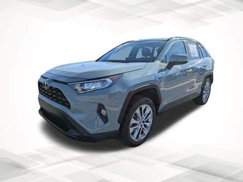 Used 2021 Toyota RAV4 XLE Premium image 6
