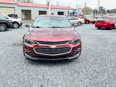 Used 2016 Chevrolet Malibu LT w/ Leather Package FWD image 2