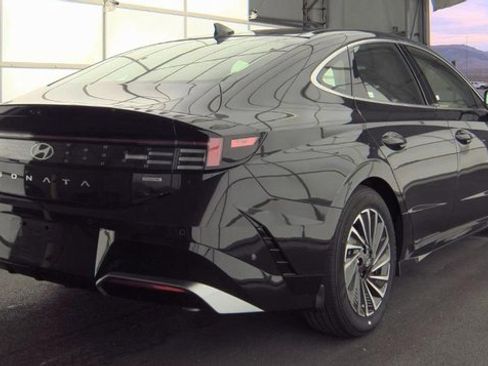 Used 2026 Hyundai Sonata Limited image 3