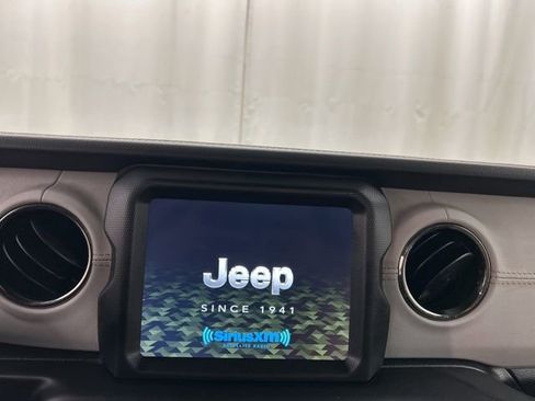 Used 2022 Jeep Wrangler Unlimited Sahara image 13