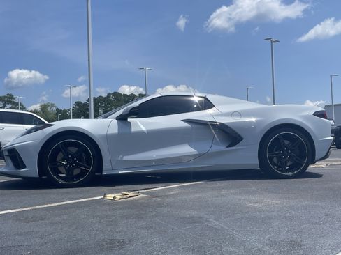 Used 2022 Chevrolet Corvette Stingray Convertible w/ Z51 Performance Package RWD image 37