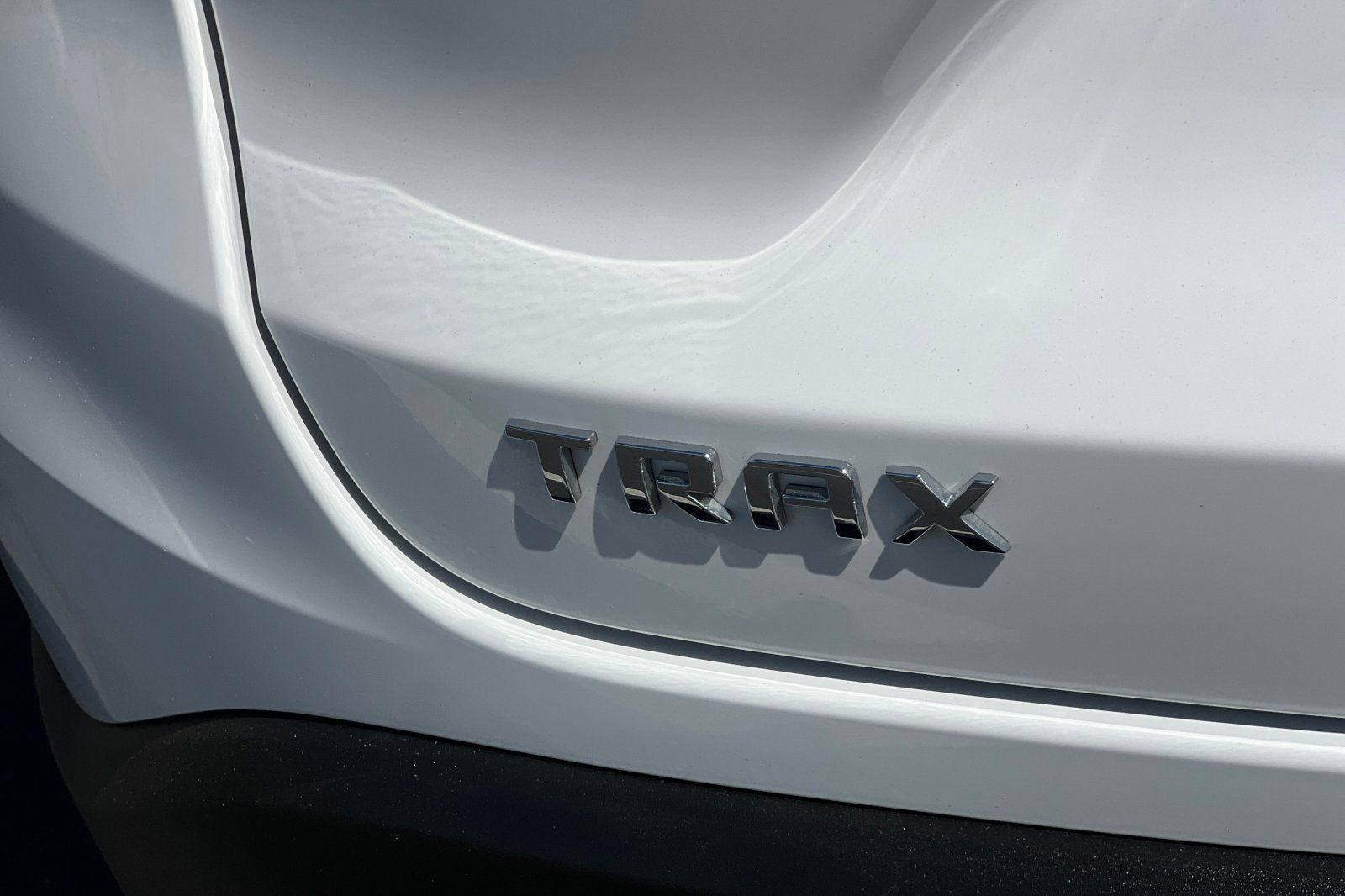 Used 2025 Chevrolet Trax LT FWD image 13