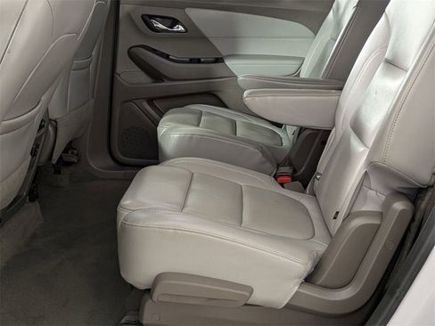 Used 2018 Chevrolet Traverse Premier image 27