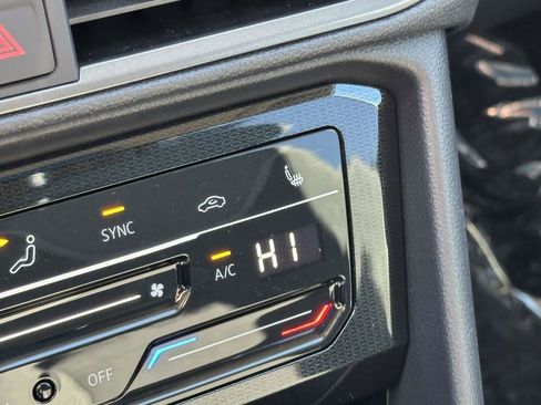 New 2025 Volkswagen Taos SE image 23