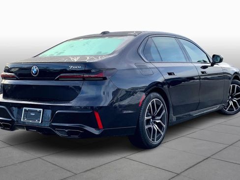 Certified 2023 BMW 760i xDrive image 12