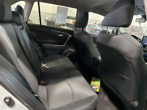 Used 2021 Toyota RAV4 XLE image 15