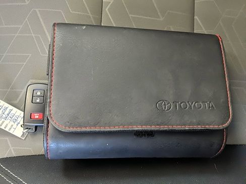 Used 2023 Toyota Tacoma TRD Off-Road image 27