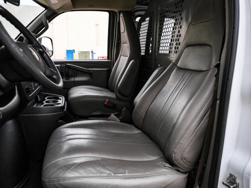 Used 2021 Chevrolet Express 2500 w/ Driver Convenience Package image 23