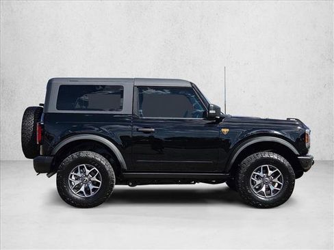 Used 2023 Ford Bronco Badlands image 4