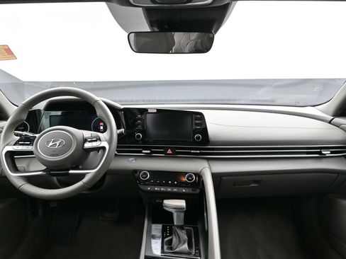 Used 2021 Hyundai Elantra SEL w/ Convenience Package image 19