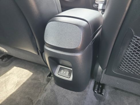 Certified 2025 Hyundai Elantra Limited FWD image 25