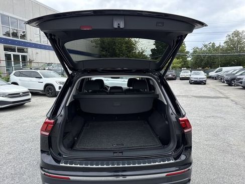 Used 2024 Volkswagen Tiguan Wolfsburg Edition image 35