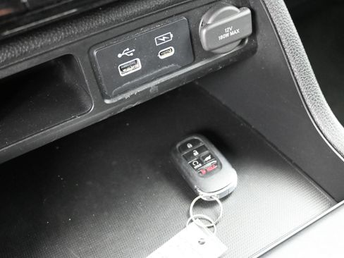 Certified 2023 Honda Pilot Sport image 14