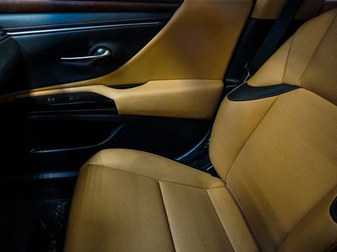 Used 2024 Lexus ES 350 w/ Premium Package FWD image 25