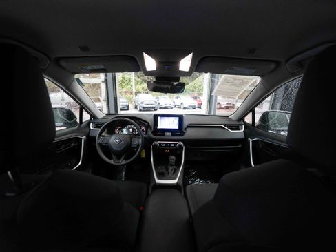 Certified 2025 Toyota RAV4 LE image 20
