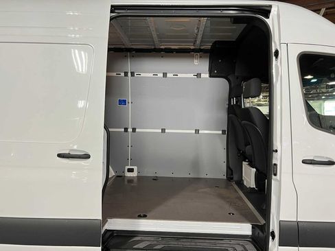 Used 2025 Mercedes-Benz Sprinter 2500 image 13