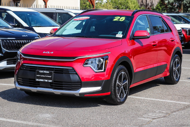 Certified 2025 Kia Niro EX FWD image 4