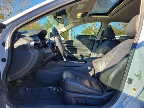 Used 2024 Nissan Altima 2.5 SR w/ SR Premium Package image 20