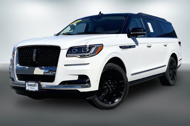 Used 2023 Lincoln Navigator L Black Label AWD/4WD image 11
