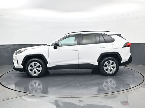 Used 2020 Toyota RAV4 LE FWD image 8
