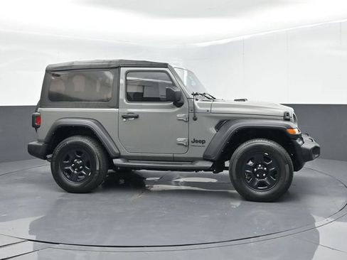 Used 2022 Jeep Wrangler Sport AWD/4WD image 9