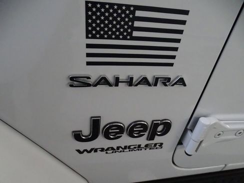 Certified 2022 Jeep Wrangler Unlimited Sahara w/ Cold Weather Group image 25