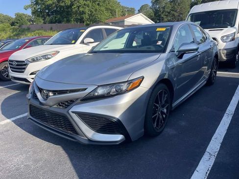 Used 2024 Toyota Camry SE w/ Convenience Package FWD image 7