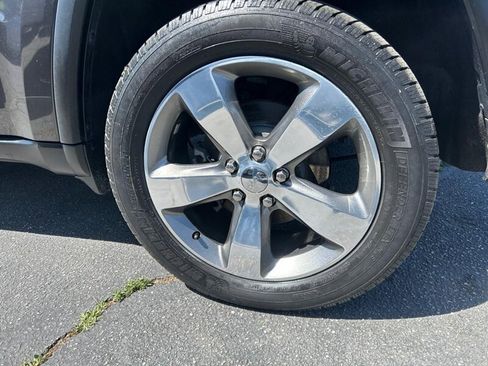 Used 2016 Jeep Grand Cherokee Limited AWD/4WD image 12