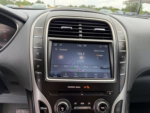 Used 2019 Lincoln Nautilus Reserve FWD image 18
