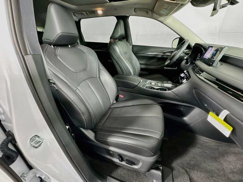 Certified 2027 INFINITI QX60 Luxe w/ Cargo Package AWD/4WD image 40