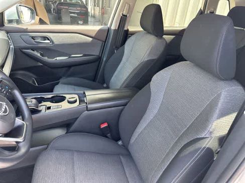 Used 2023 Nissan Rogue SV AWD/4WD image 3