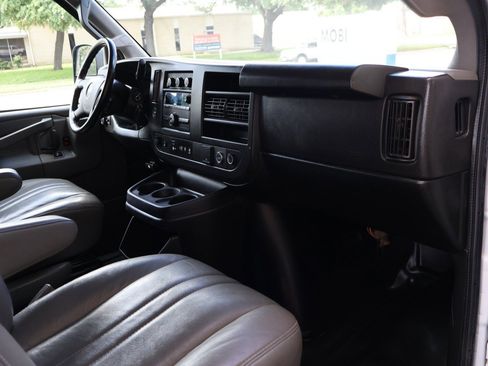 Used 2023 Chevrolet Express 3500 LS RWD image 15