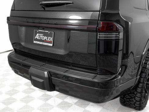 Used 2024 Lexus GX 550 w/ Accessory Package (2T) image 39