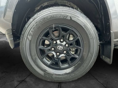 Used 2022 Toyota Tacoma SR5 w/ Technology Package AWD/4WD image 15
