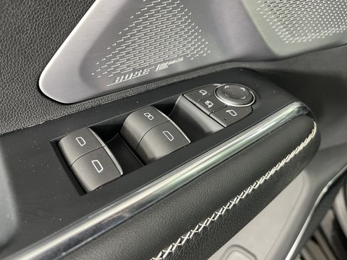 Used 2024 GMC Acadia Denali w/ Super Cruise Package image 19