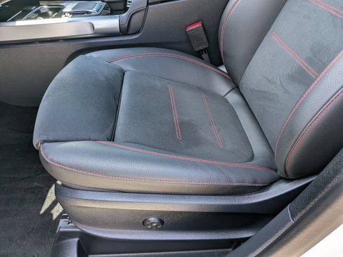Used 2023 Mercedes-Benz GLB 250 image 21
