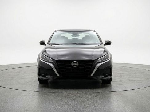 Used 2025 Nissan Altima 2.5 SV image 1