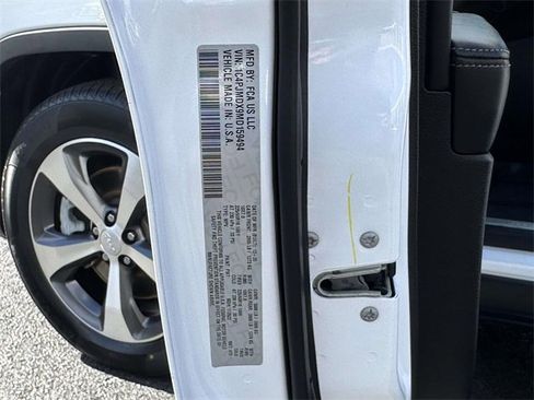 Used 2021 Jeep Cherokee Limited w/ Elite Package image 30