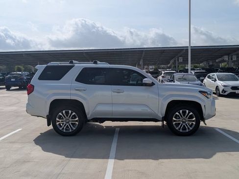 Used 2025 Toyota 4Runner Limited w/ Tow Technology Package AWD/4WD image 6
